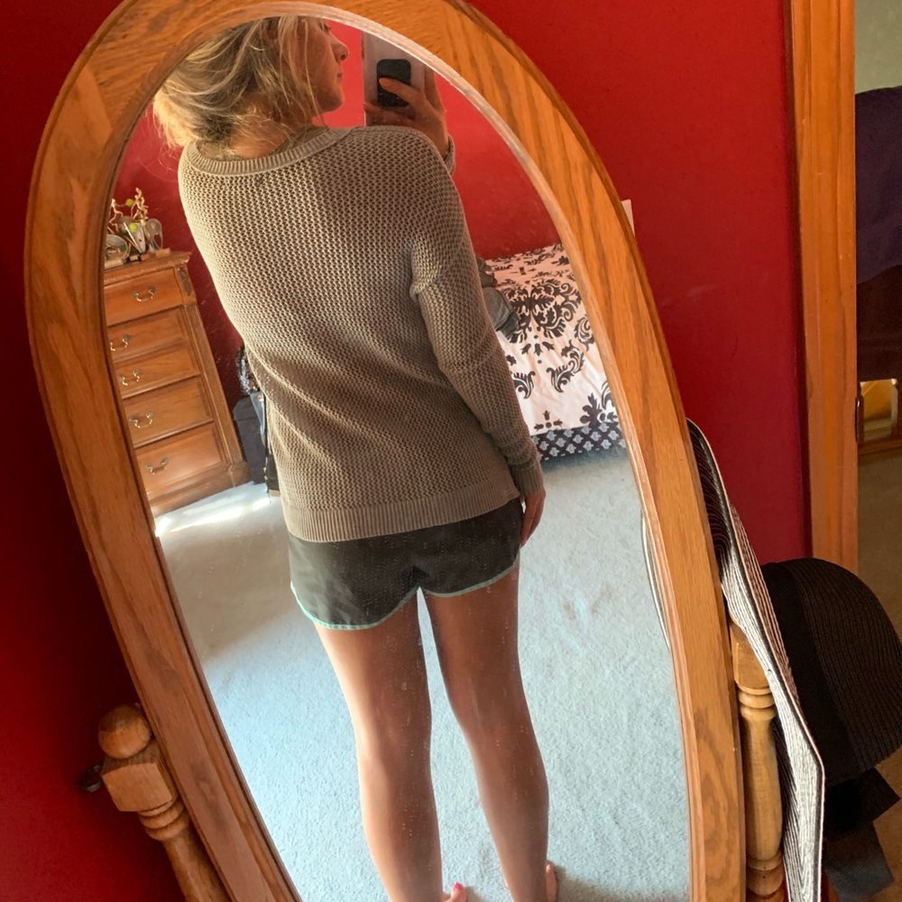 Sweater - Picture 4 of 4